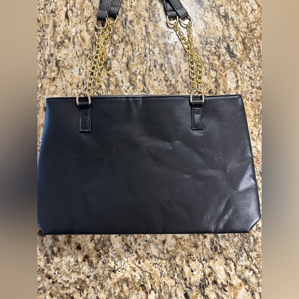 Elegant Black Quilted Shoulder Bag- straps can be removed - Picture 3 of 12